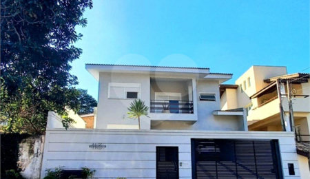 Casa à venda com 3 suítes no condomínio Residencial Parque Arco-íris, Atibaia - SP