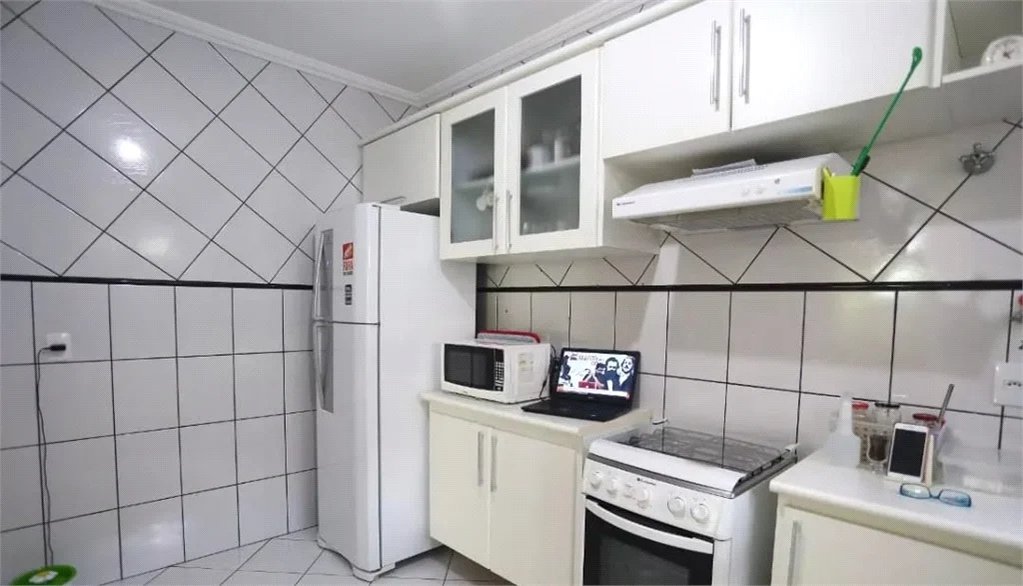 Casa à venda com 3 quartos, sendo 1 suíte, no condomínio Residencial Villagio, São Paulo - SP