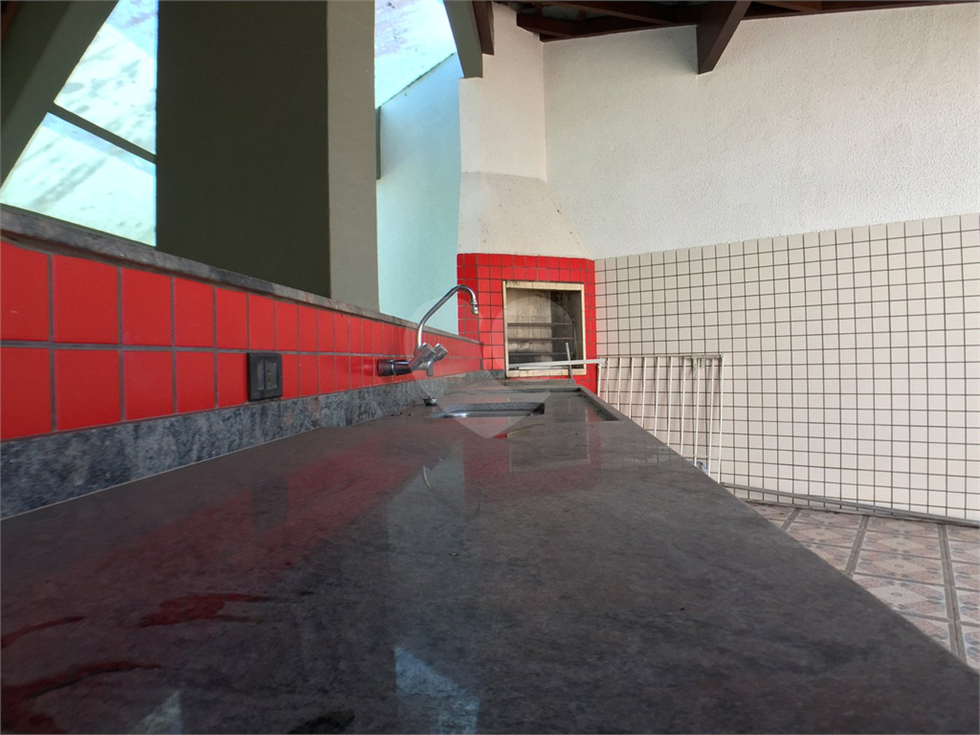 Casa à venda com 4 suítes no condomínio Estância Marambaia, Vinhedo - SP