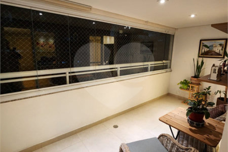 Apartamento à venda com 3 suítes em Vila Suzana, São Paulo, SP