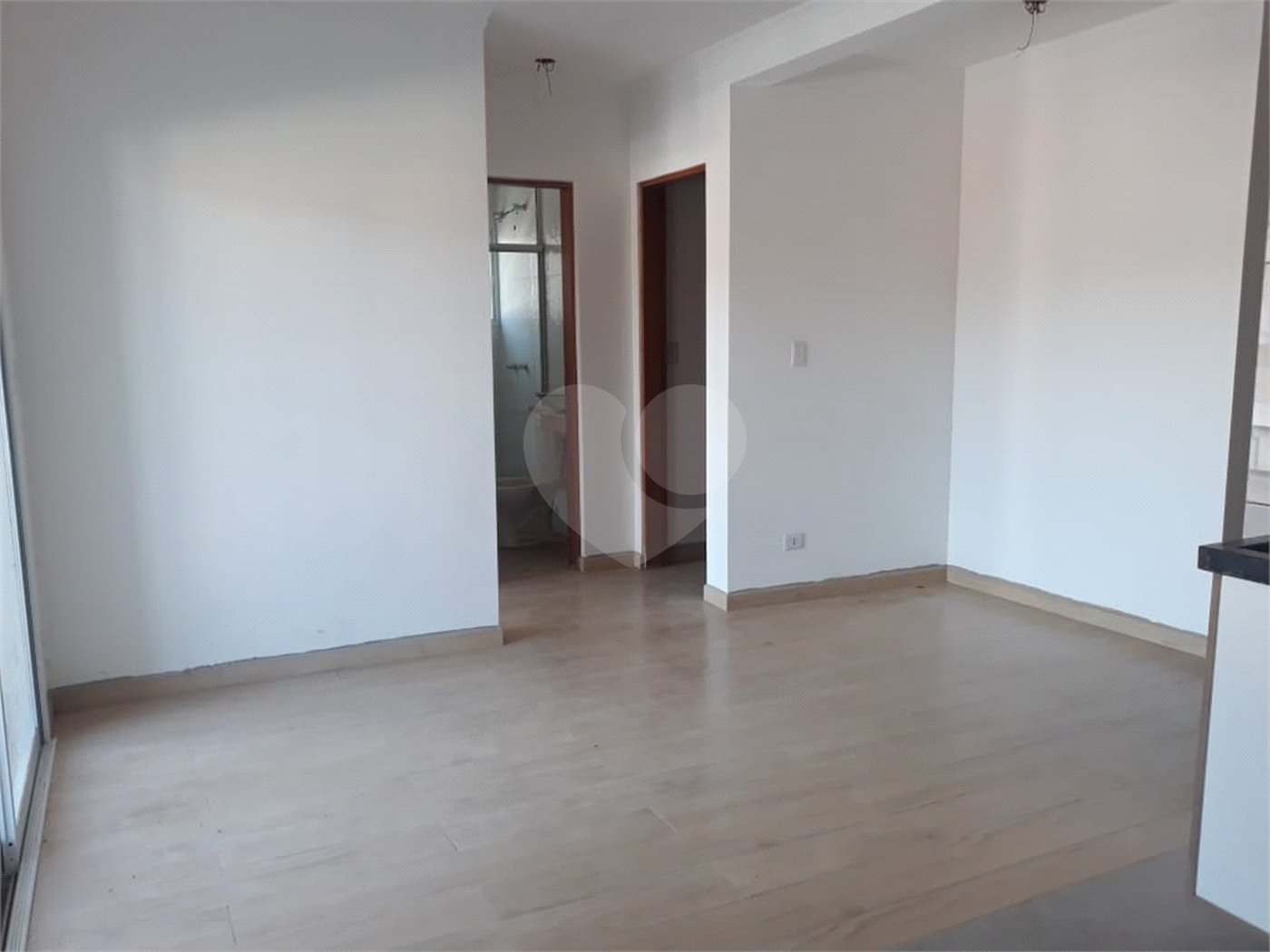 Apartamento à venda ou para alugar com 2 quartos, sendo 1 suíte,  em Jardim Flórida, São Roque, SP