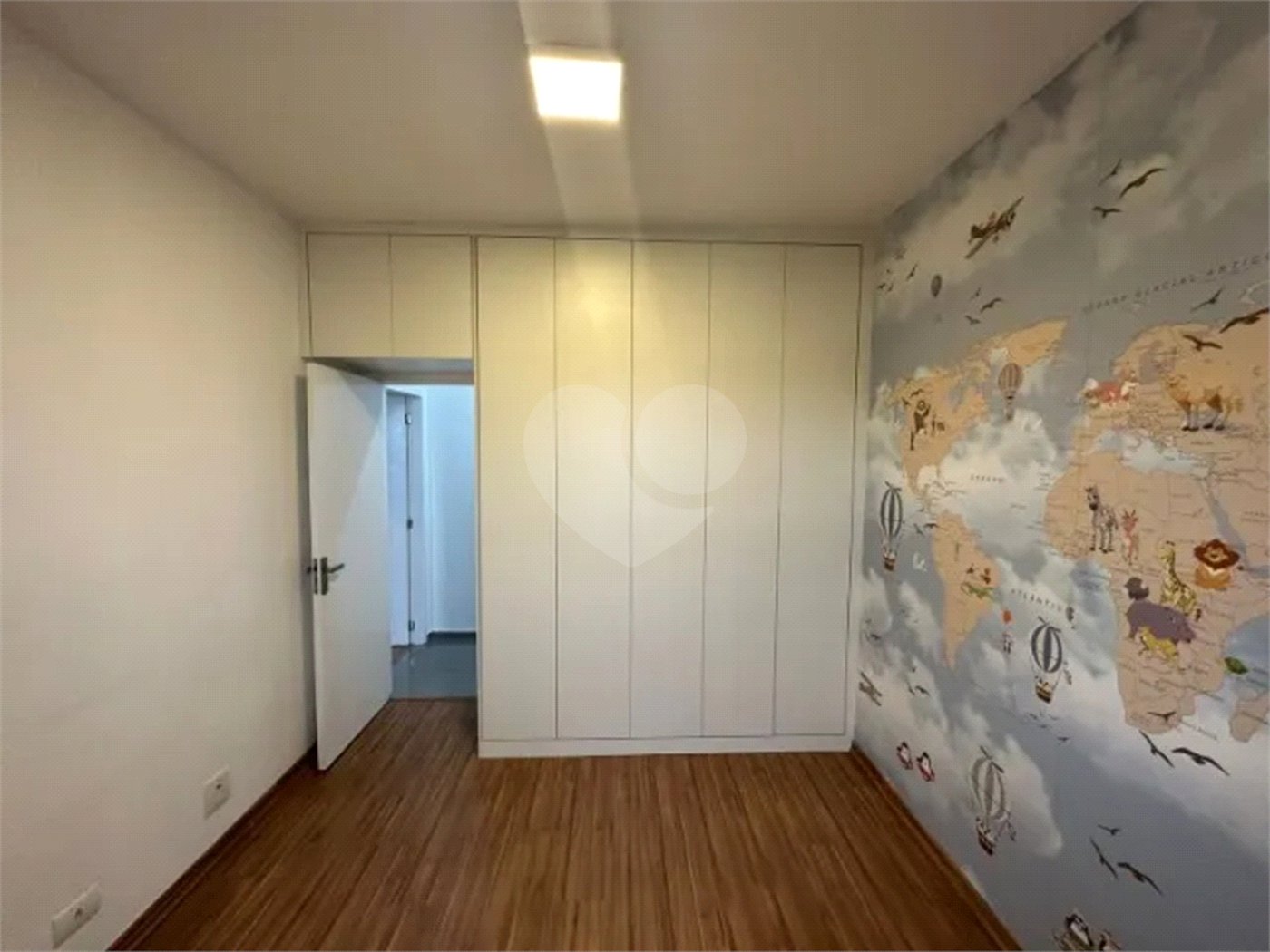 Apartamento à venda com 2 quartos, sendo 1 suíte, em Jardim Califórnia, Jacareí, SP