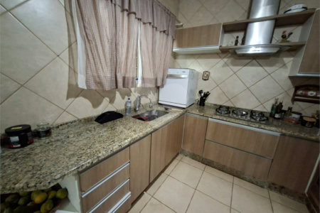 Chácara à venda com 3 quartos, sendo 1 suíte,  em Ribeirãozinho, Alambari, SP