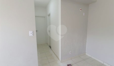 Apartamento à venda com 2 quartos, sendo 1 suíte,  em Bairro do Cambará, São Roque, SP