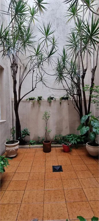 Sobrado à venda com 4 quartos, sendo 1 suíte, em Água Branca, São Paulo, SP