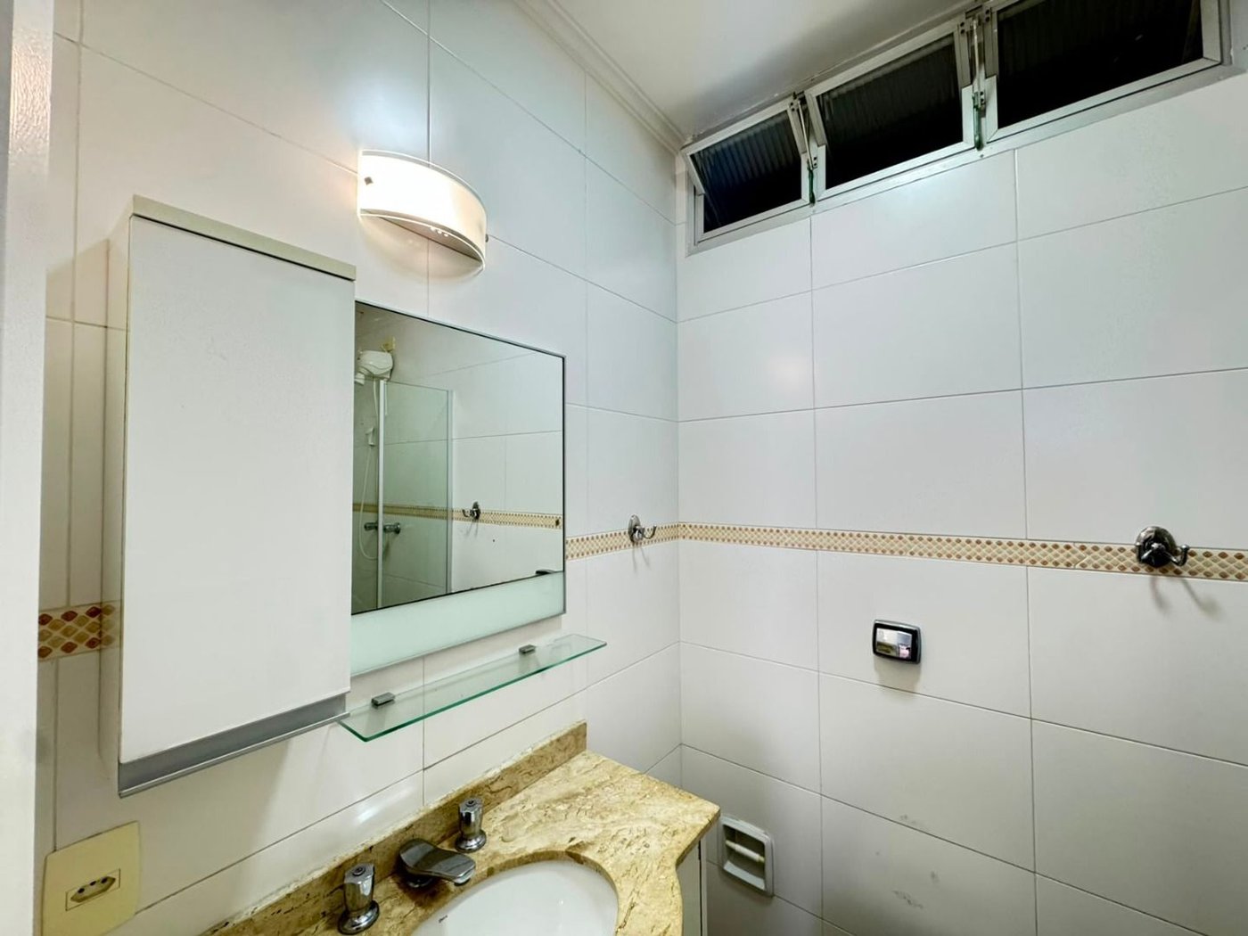 Apartamento com 2 dormitórios para alugar, 113 m² por R$ 5.900,02/mês - Gonzaga - Santos/SP