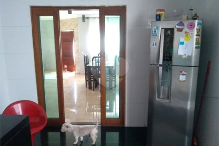Casa à venda com 4 quartos, sendo 1 suíte, em Parque Santa Rosa, Suzano, SP