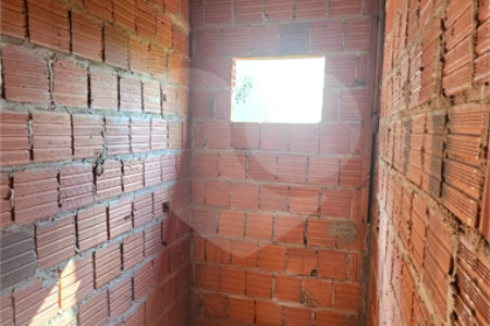 Casa à venda com 3 quartos, sendo 1 suíte, em Vila Áurea, Ponta Porã, MS