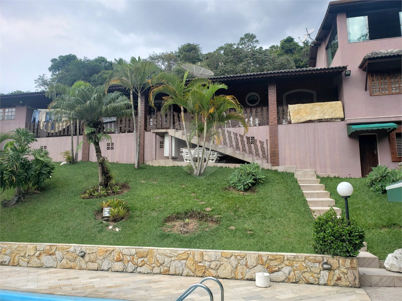 Casa à venda com 3 suítes no condomínio Alpes da Cantareira, Mairiporã - SP