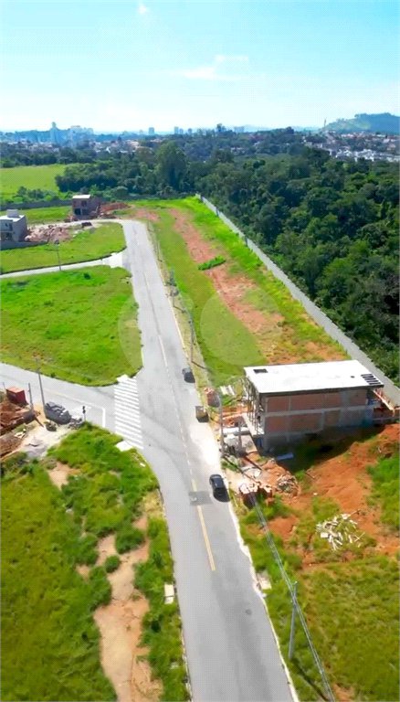 Terreno à venda no condomínio Lago Azul, Jundiaí - SP