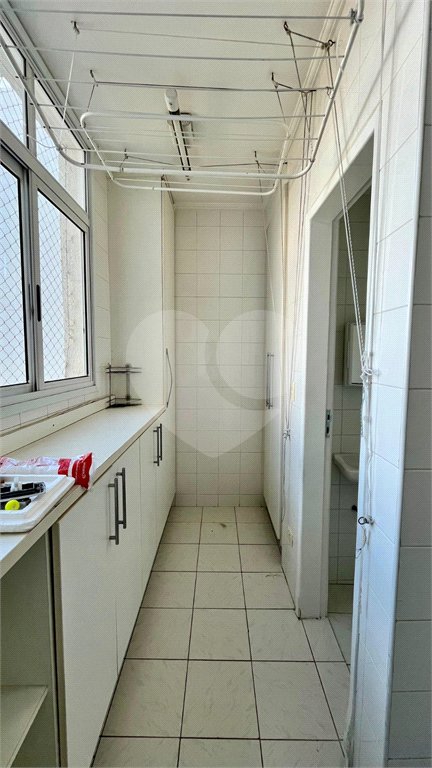 Apartamento à venda com 3 quartos, sendo 1 suíte,  em Parque Residencial Aquarius, São José dos Campos, SP