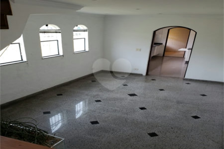 Sobrado à venda com 3 quartos, sendo 1 suíte, em Vila Maria Alta, São Paulo, SP