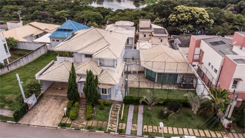 Casa à venda com 4 quartos, sendo 1 suíte,  no condomínio Ibiti do Paço, Sorocaba - SP