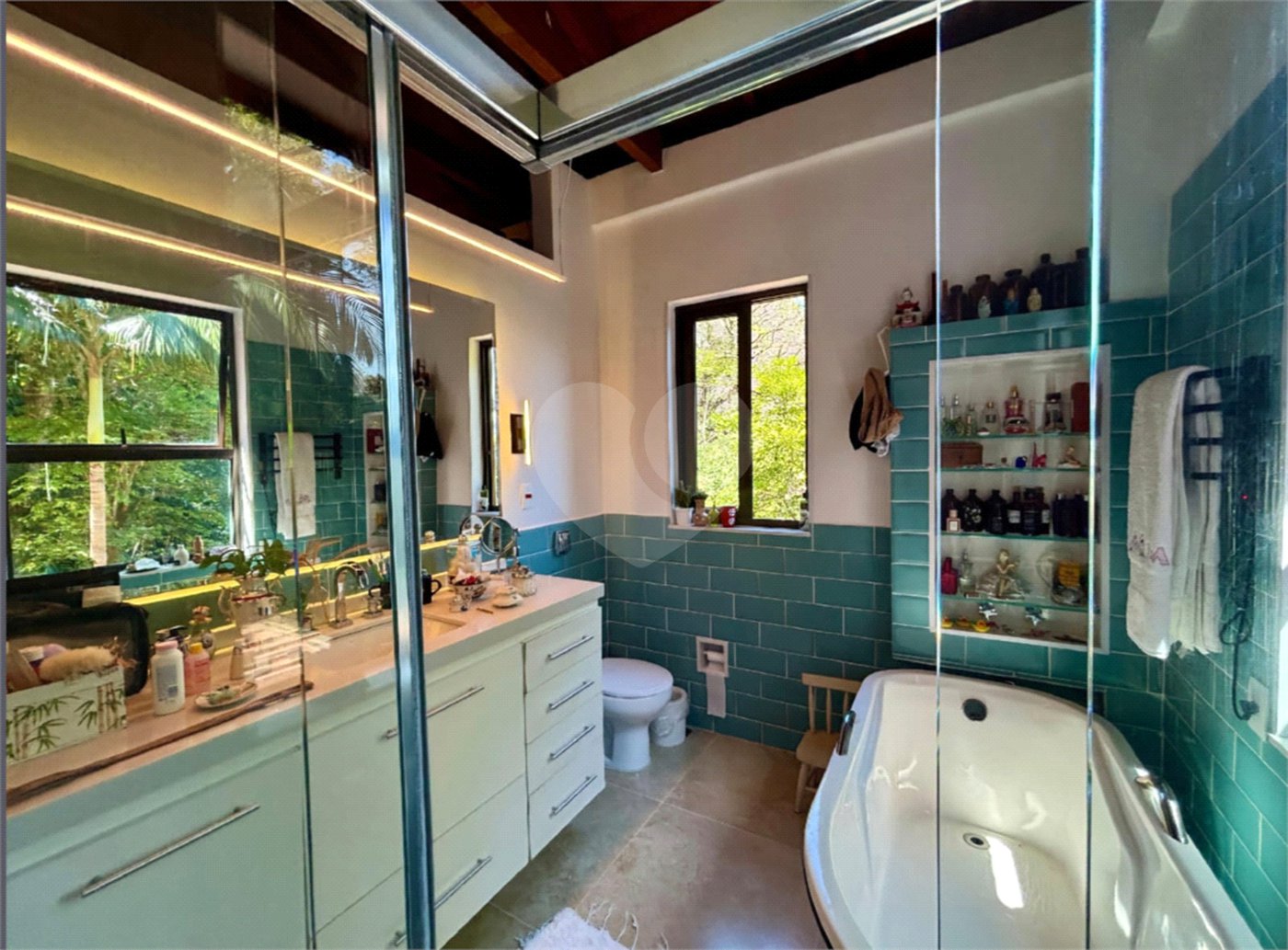 Casa à venda com 4 quartos, sendo 1 suíte, em Lagoa, Rio de Janeiro, RJ