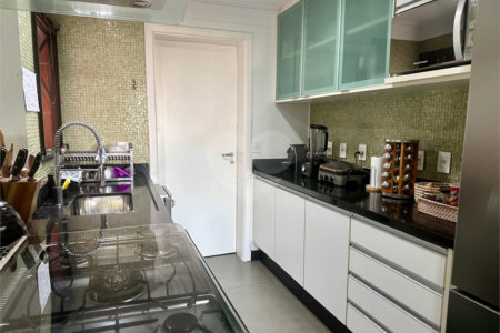 Apartamento à venda com 3 suítes em Jardim Vitória Régia, São Paulo, SP