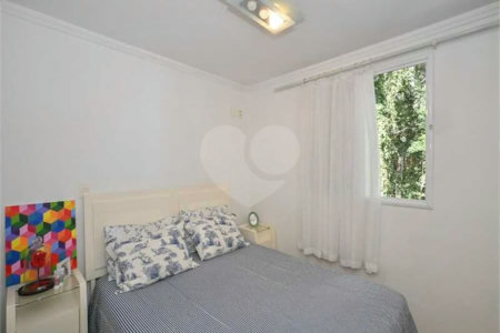 Apartamento à venda com 3 quartos, sendo 1 suíte,  em Vila Andrade, São Paulo, SP