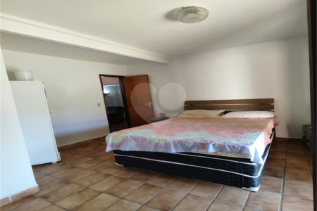 Chácara à venda com 5 quartos, sendo 3 suítes, em Chácaras Fernão Dias, Atibaia, SP