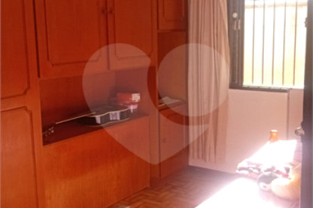 Casa à venda ou para alugar com 7 quartos, sendo 1 suíte,  em Vila Mogilar, Mogi das Cruzes, SP