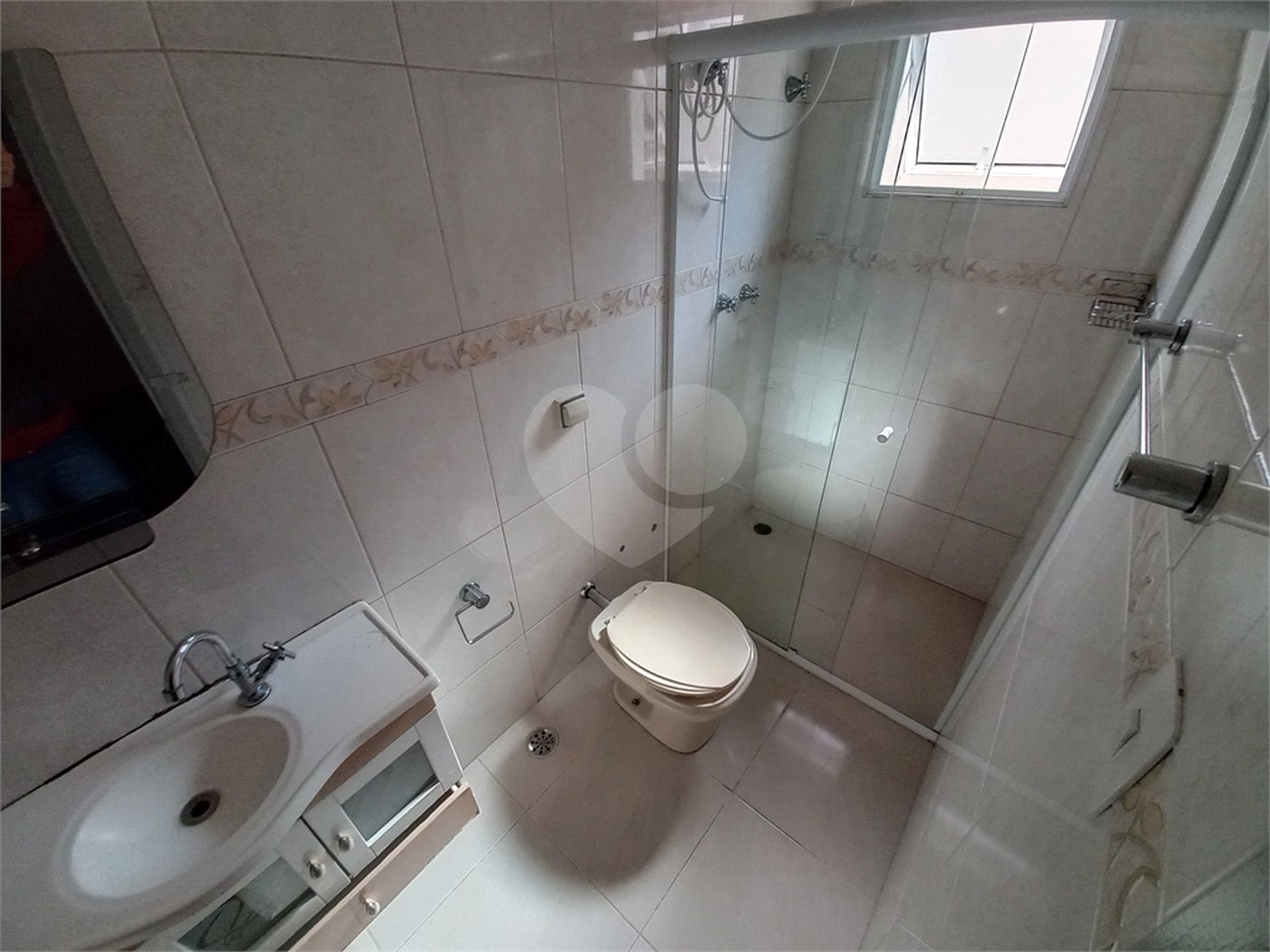 Sobrado à venda com 3 quartos, sendo 1 suíte, em Lar São Paulo, São Paulo, SP