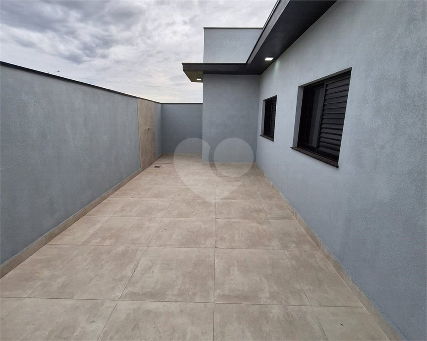 Casa à venda com 3 quartos, sendo 1 suíte,  no condomínio Helena Maria, Sorocaba - SP