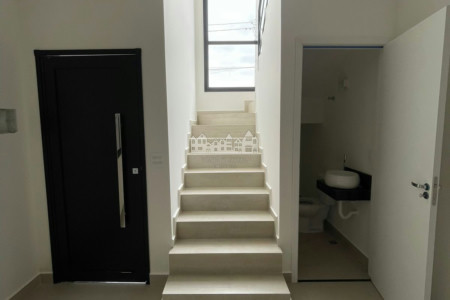 Casa à venda com 3 quartos, sendo 1 suíte, em Vila Petrópolis, Atibaia, SP