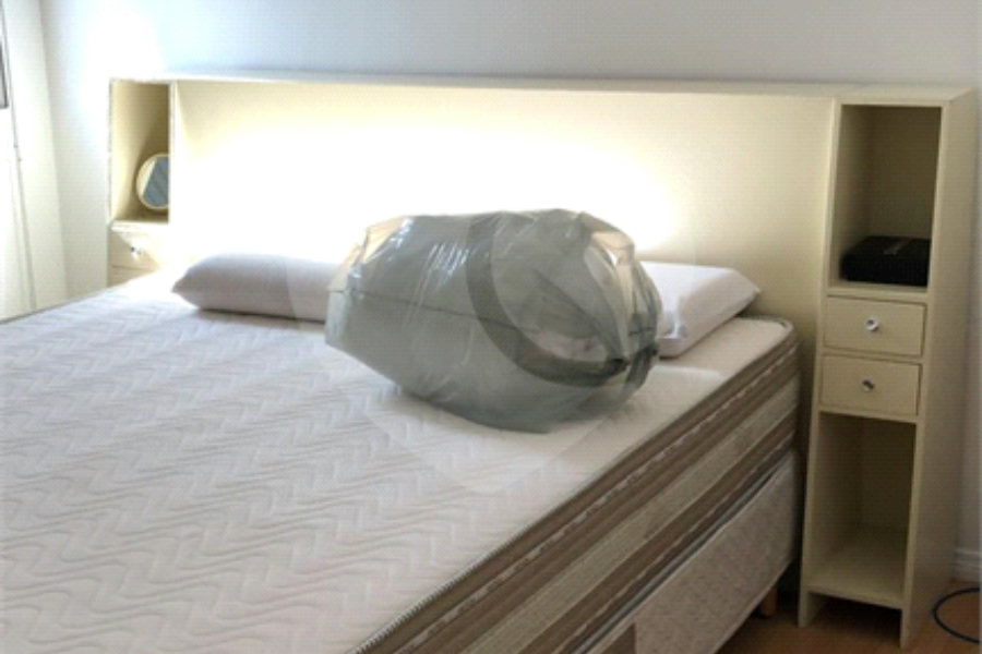 Apartamento à venda com 3 quartos, sendo 1 suíte, em Vila Olímpia, São Paulo, SP