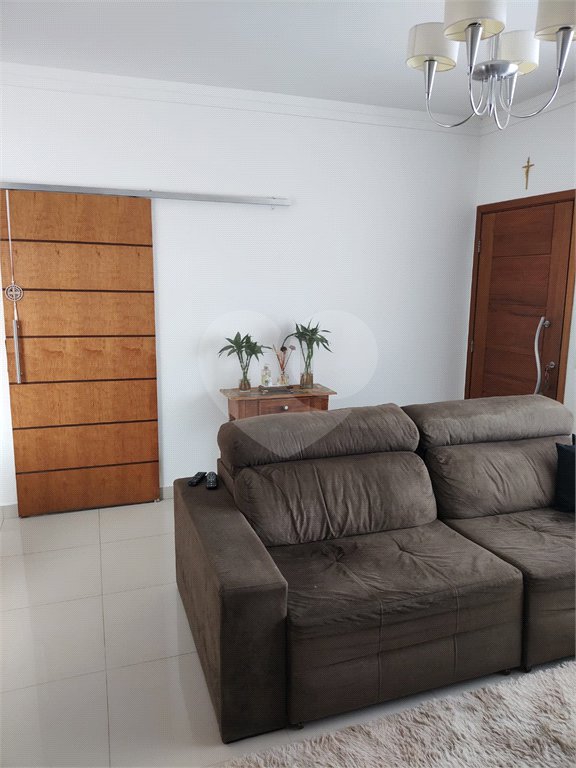 Casa à venda com 3 quartos, sendo 1 suíte, no condomínio Campos do Conde I, Paulínia - SP