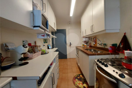 Apartamento à venda com 3 quartos, sendo 1 suíte, em Real Parque, São Paulo, SP