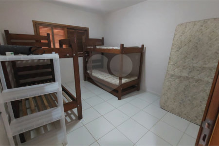 Casa à venda com 4 quartos, sendo 1 suíte, no condomínio Marf II, Bom Jesus dos Perdões - SP