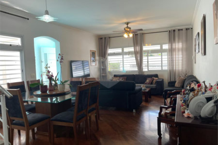 Sobrado à venda com 4 quartos, sendo 2 suítes, em Chácara Monte Alegre, São Paulo, SP