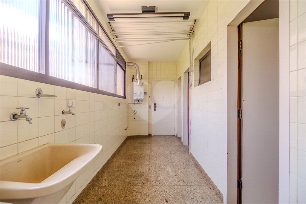 Apartamento à venda com 3 suítes em Moema, São Paulo, SP