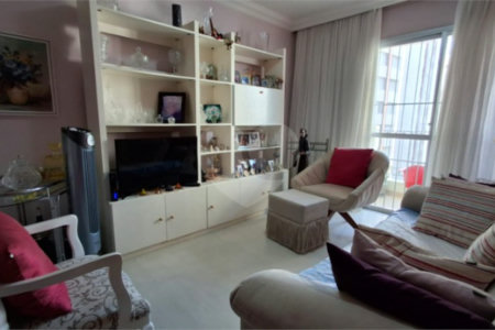 Apartamento à venda com 3 quartos, sendo 1 suíte,  em Indianópolis, São Paulo, SP