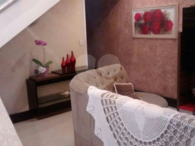 Sobrado à venda com 3 quartos, sendo 1 suíte,  em Jardim Las Vegas, Guarulhos, SP