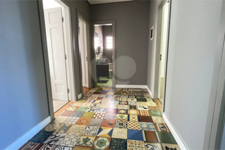 Sobrado à venda ou para alugar com 6 quartos, sendo 1 suíte, em Vila Mariana, São Paulo, SP