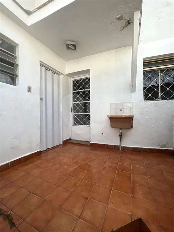 Sobrado à venda com 3 quartos, sendo 1 suíte, em Vila Vitório Mazzei, São Paulo, SP