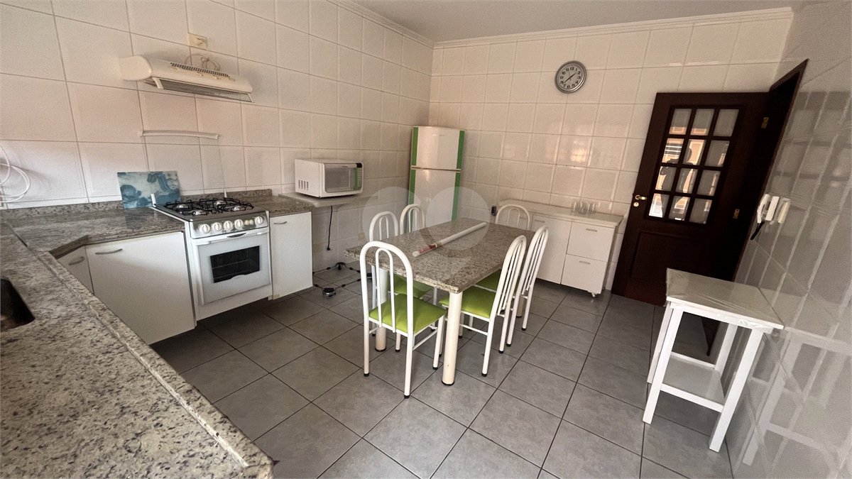 Sobrado à venda ou para alugar com 4 quartos, sendo 2 suítes, em Jardim Terceiro Centenário, Atibaia, SP