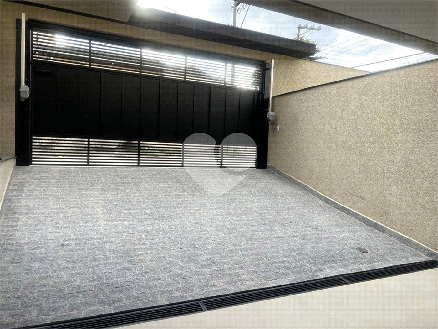 Sobrado à venda com 3 quartos, sendo 1 suíte,  em Parque São Domingos, São Paulo, SP