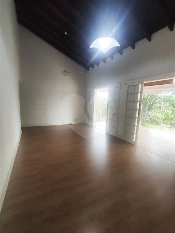 Casa à venda com 4 quartos, sendo 1 suíte, em Ivoturucaia, Jundiaí, SP