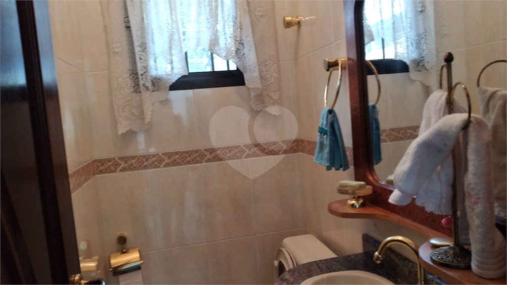 Sobrado à venda com 4 quartos, sendo 2 suítes, em Horto, São Paulo, SP