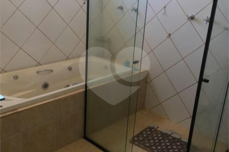 Sobrado à venda com 4 quartos, sendo 1 suíte,  em Vila Asem, Itapetininga, SP