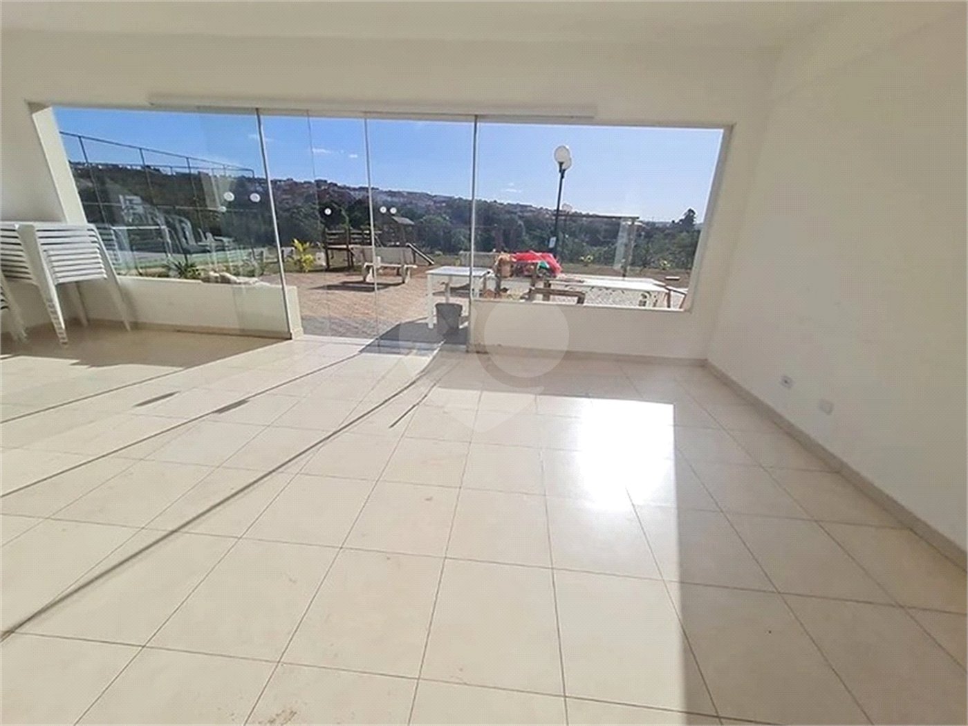 Casa à venda com 3 quartos, sendo 1 suíte, no condomínio Horto Florestal Villagio, Sorocaba - SP