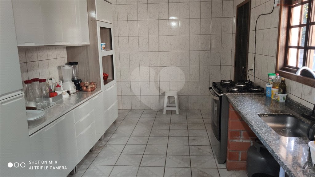 Casa à venda com 4 quartos, sendo 3 suítes, no condomínio Sausalito, Mairiporã - SP