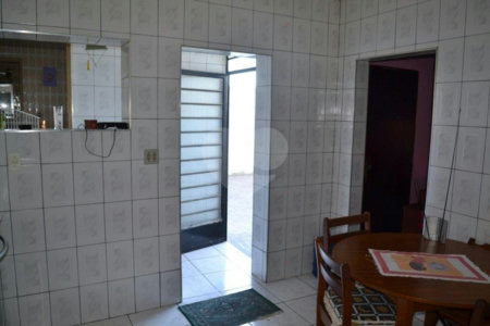 Sobrado à venda com 2 quartos em Vila Nivi, São Paulo, SP