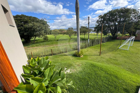 Casa à venda com 6 suítes no condomínio Vila Pinhal, Itirapina - SP