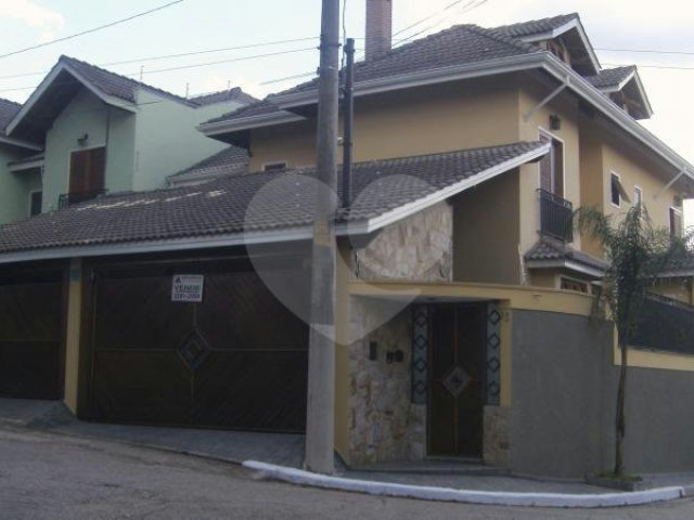 Sobrado à venda com 4 quartos, sendo 2 suítes,  em Horto Florestal, São Paulo, SP