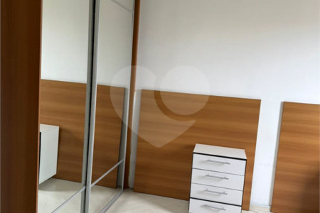 Apartamento à venda com 3 quartos, sendo 1 suíte, no Centro, Suzano, SP