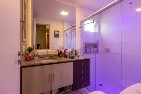 Apartamento à venda com 3 suítes em Parque Reboucas, São Paulo, SP