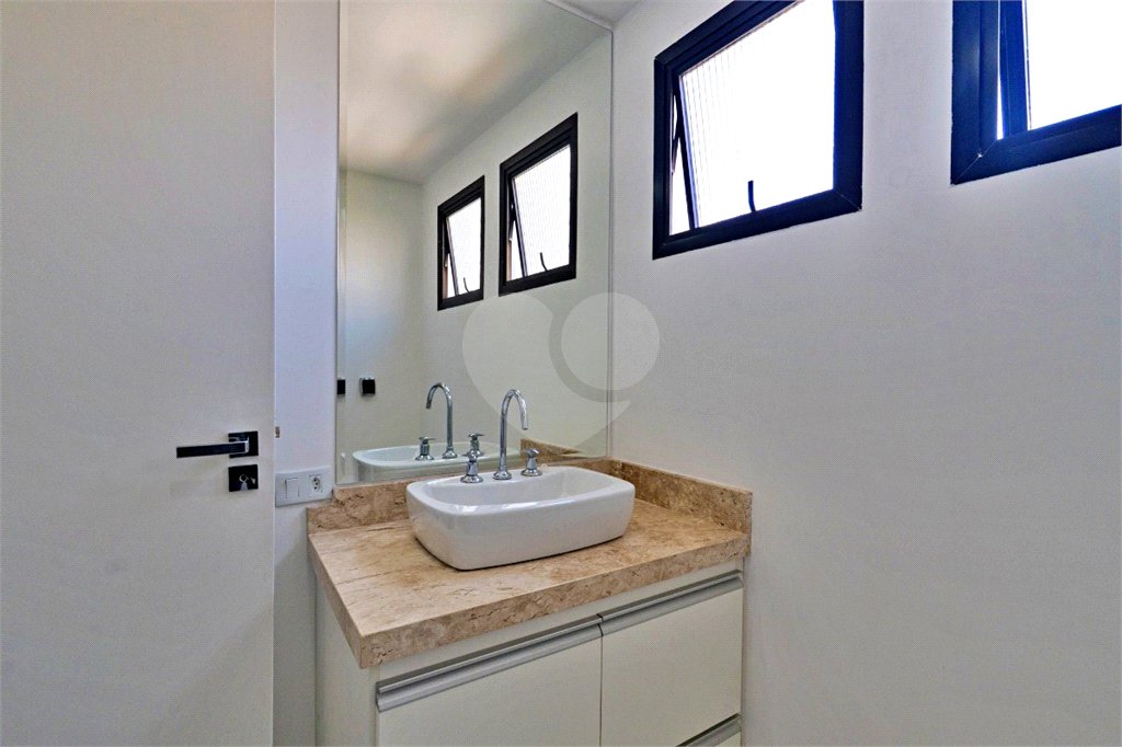 Apartamento à venda com 3 suítes em Campo Belo, São Paulo, SP