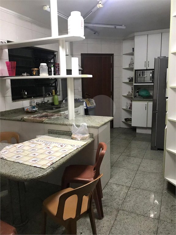 Sobrado à venda com 4 suítes em Vila Irmãos Arnoni, São Paulo, SP