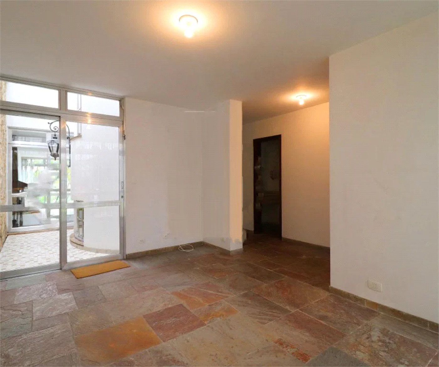 Casa Térrea à venda com 6 quartos, sendo 4 suítes,  em Brooklin Paulista, São Paulo, SP